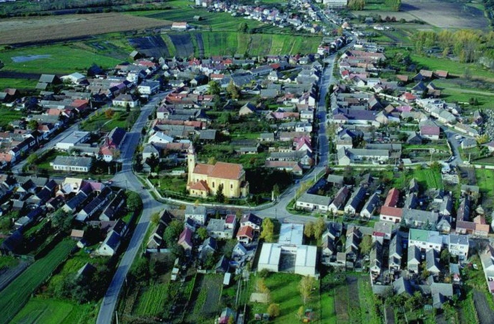 Všetky cesty vedú do Petrovca... Ale kde to je?