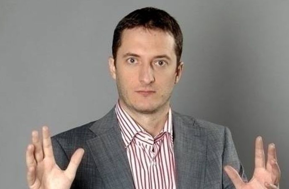 Vystrelili si z neho! Peťo Petrus hľadal po chodbách Jojky záhadnú brunetu!