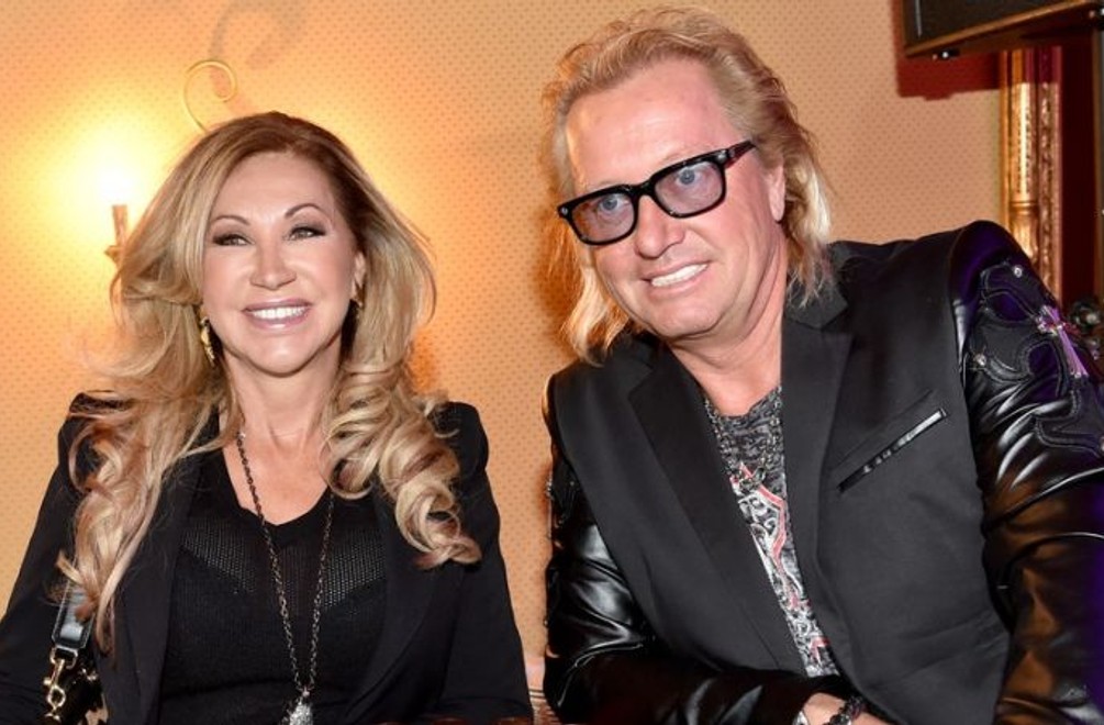 Nevedia, čo s peniazmi? Geissenovci sa vymenovali za kráľa a kráľovnú a kúpili si trón!