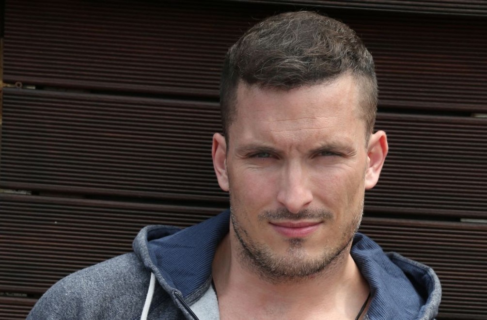 Ďalšia herecká hviezda seriálu ZOO je známa: Vieme, kto si zahrá Koleníkovho otca!