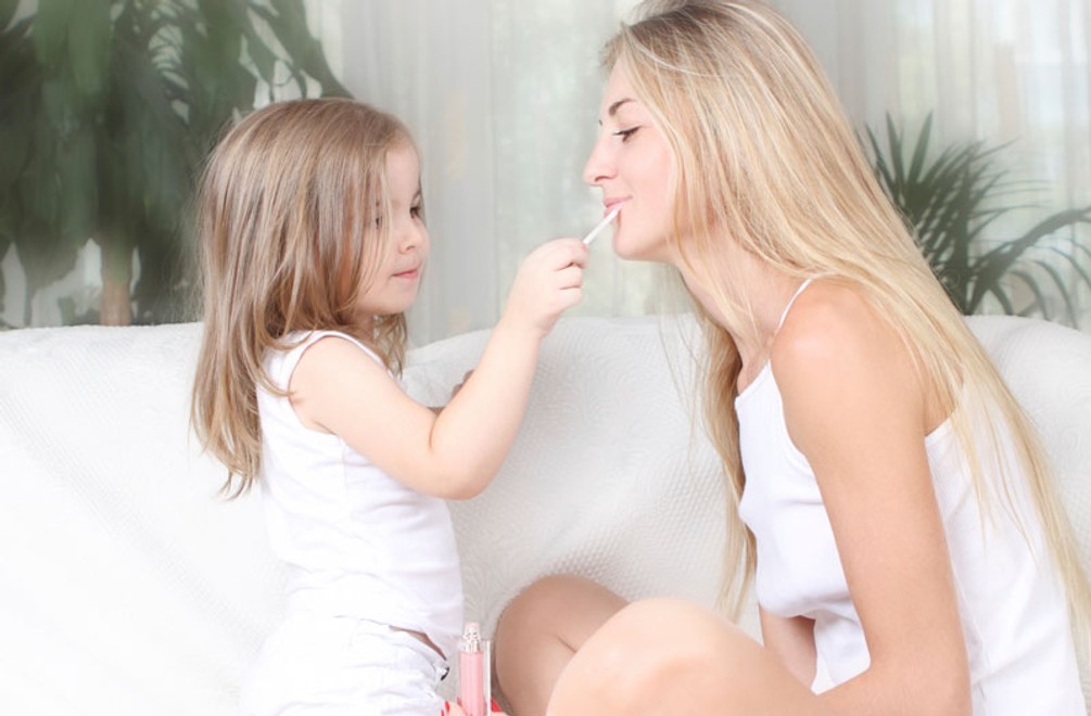 Ako vychovať z DCÉRY šťastnú, zdravú a sebavedomú mladú ženu?