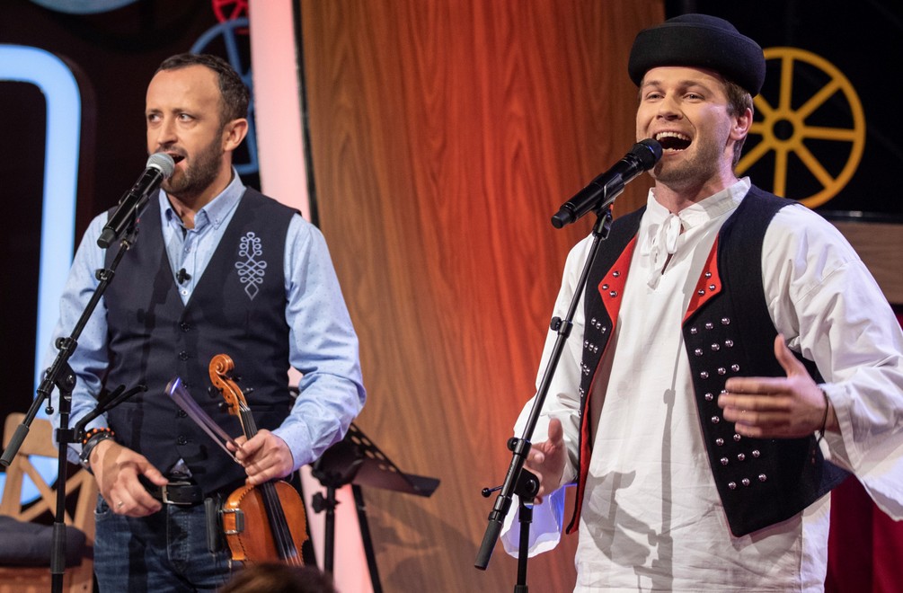 Duet Kandráča a Bezdedu budete milovať: Táto krásna ľudovka si vás určite získa!