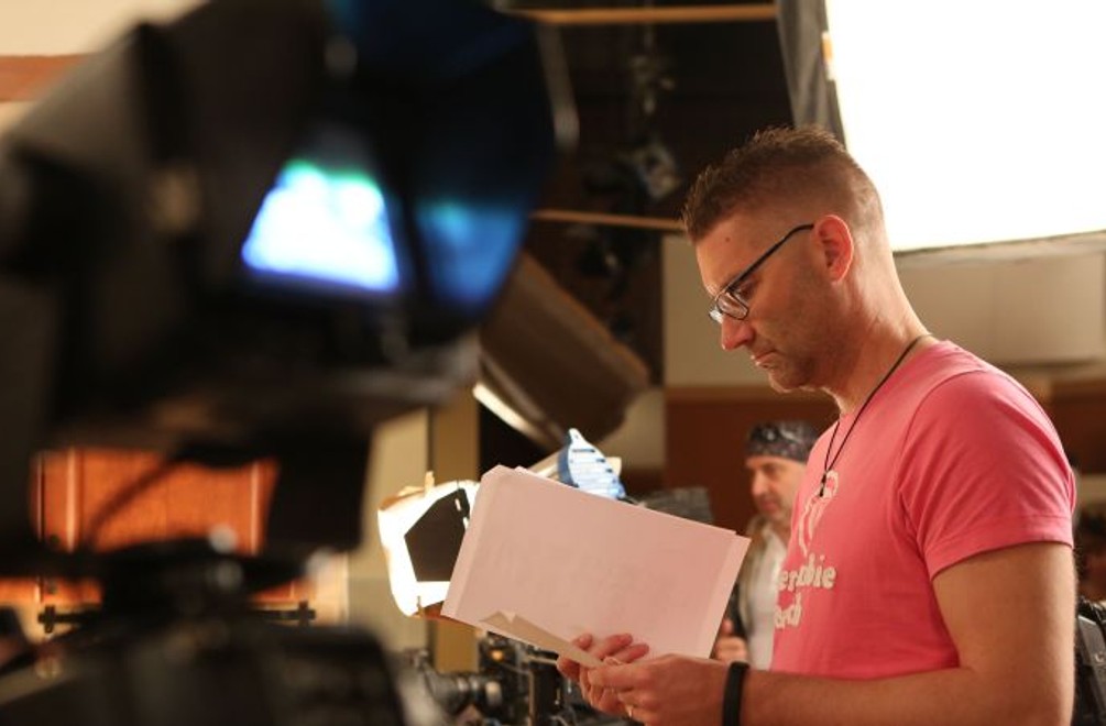 Scenárista Paneláku Andy Kraus opäť zasadol na režisérsku stoličku!