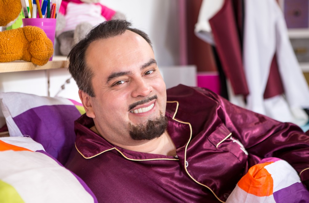 Bez rúška ani na krok, no s úsmevom je svet krajší! Sväťo Malachovský to vyriešil po svojom!
