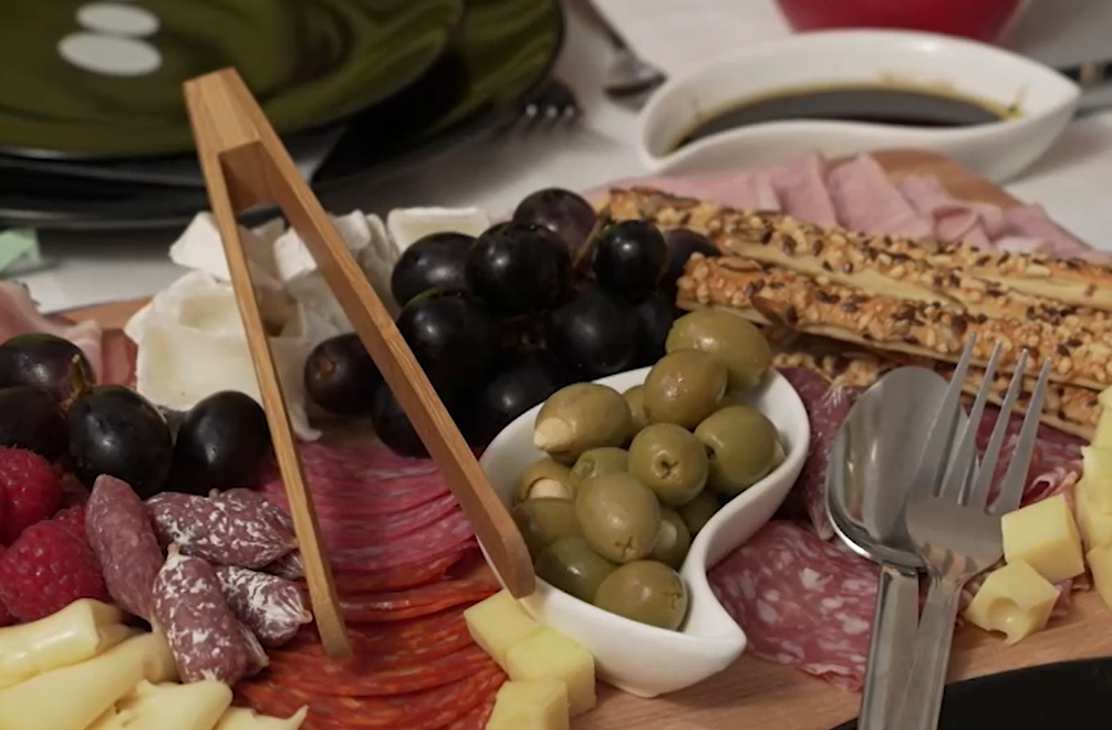 Predjedlo: Na drevenom podnose