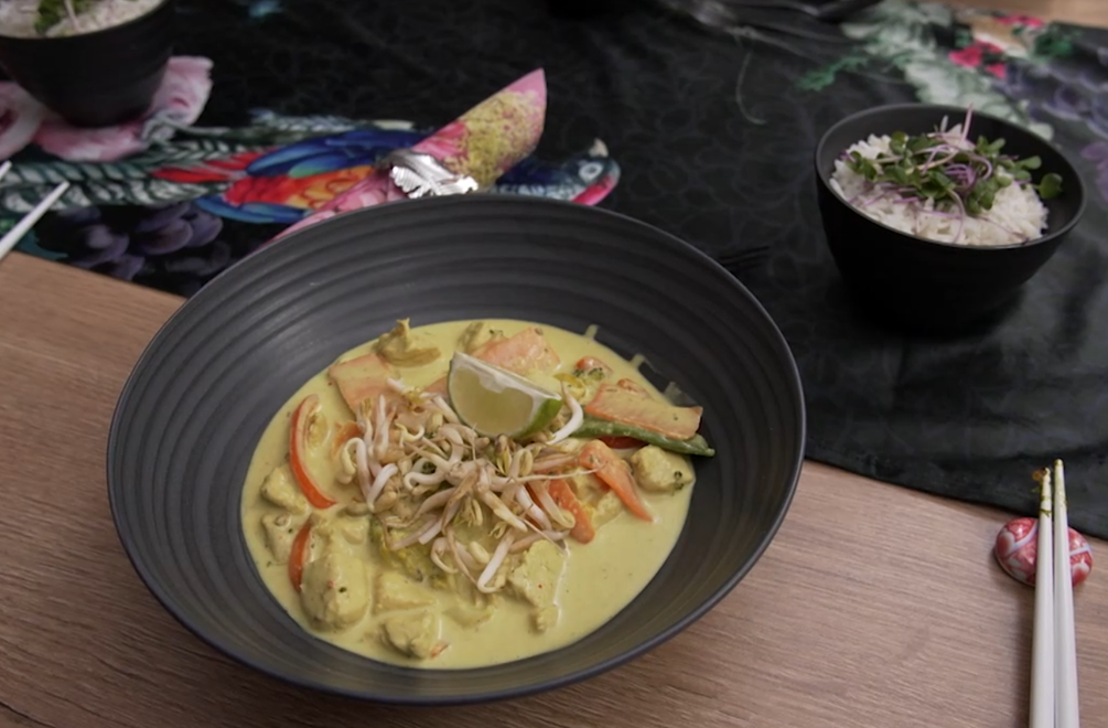 Hlavné jedlo: Gaeng Lueng Gai