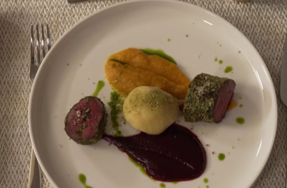 Hlavné jedlo: A móžeš mi vylézt na hrb