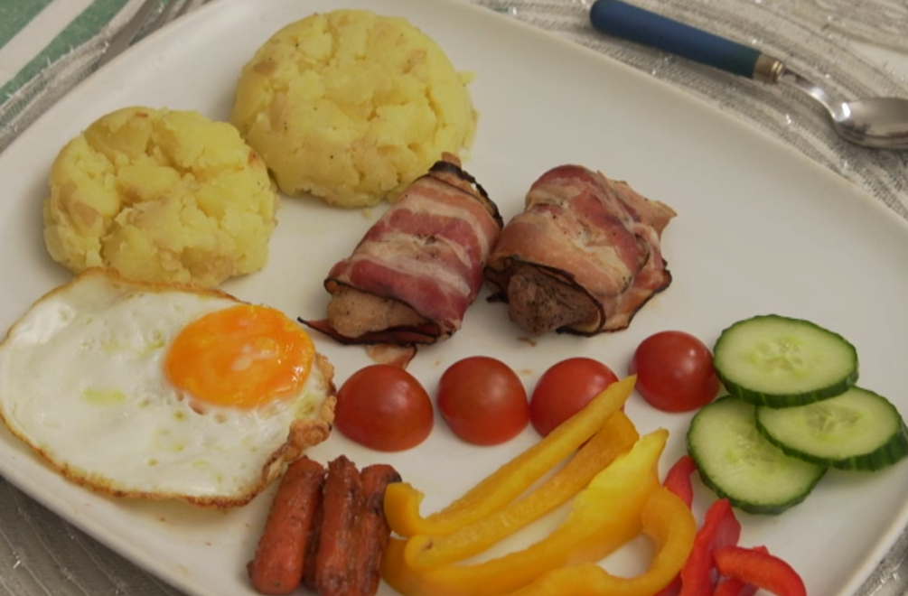 Hlavné jedlo: Pig‘s eye from England