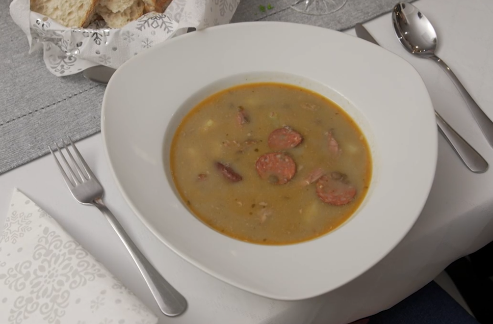 Polievka:  Peniaze s kolenom