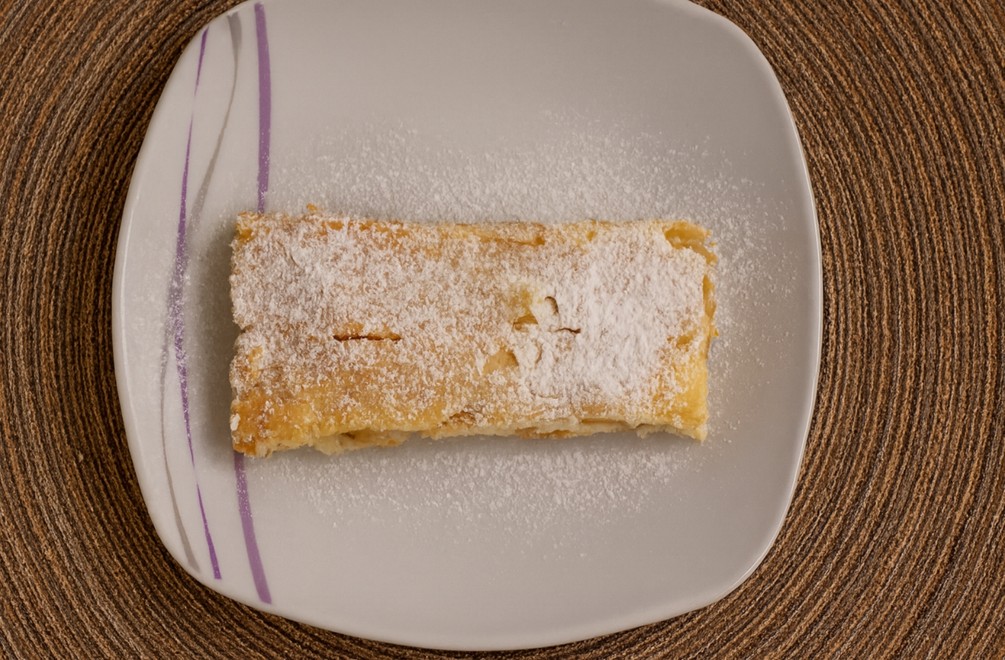 Lístkové cesto s jablkami a pudingom