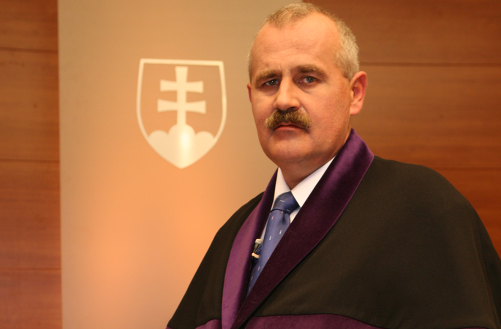 Súdna sieň ohrozená! Sudca dostal infarkt