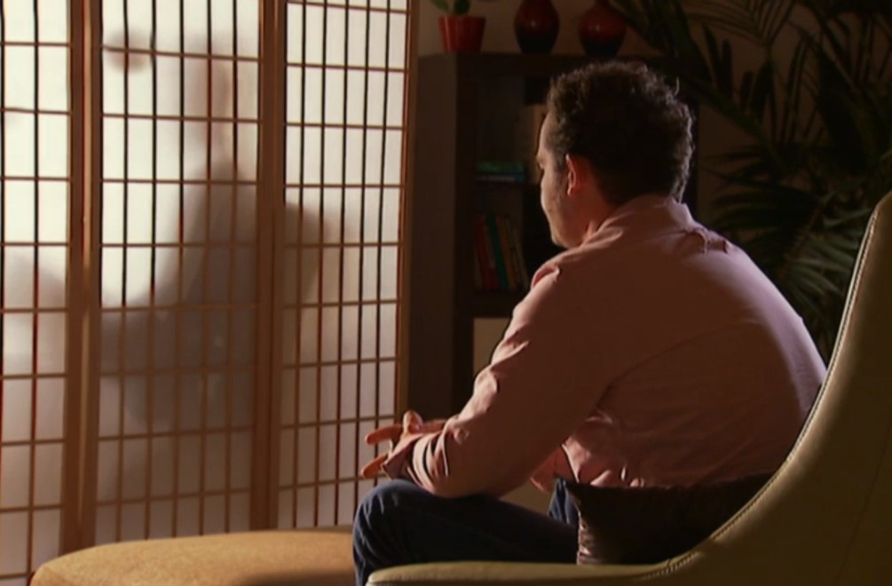 Konečne odhalené: Vieme, kto sa skrýva za tajomnou postavou terapeutky!