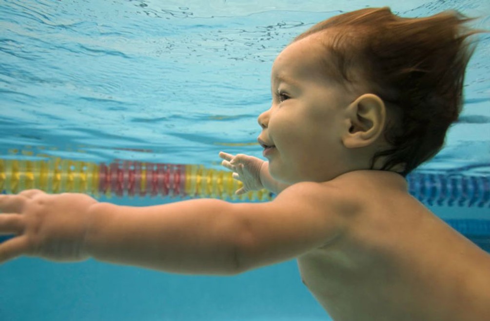 Plávanie pre bábätká: Nikdy nie je neskoro začať