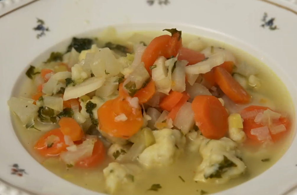 Polievka: Rozsdol v hlbokom tanieri