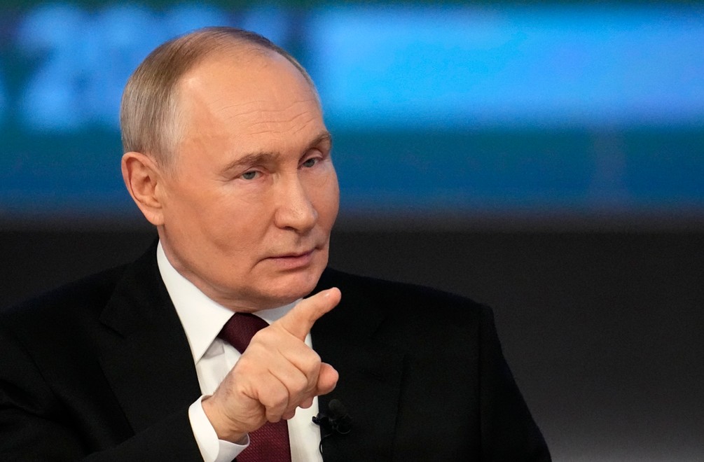 Tento sexy britský herec potvrdil, že si zahrá v novom filme prezidenta Putina!