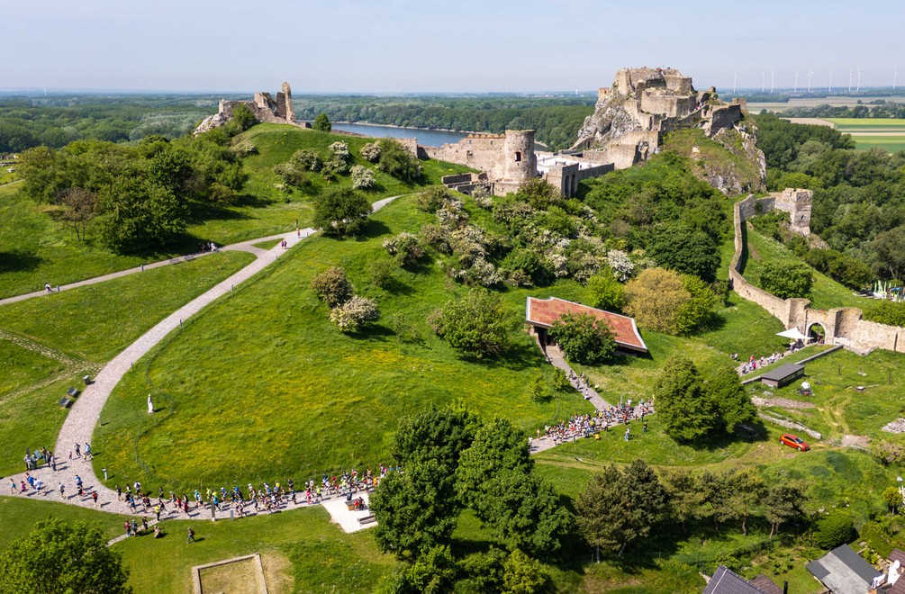 Úvodný pretek Behaj lesmi na Devíne lámal rekordy: Pre Leušku sme vyzbierali úžasnú sumu.