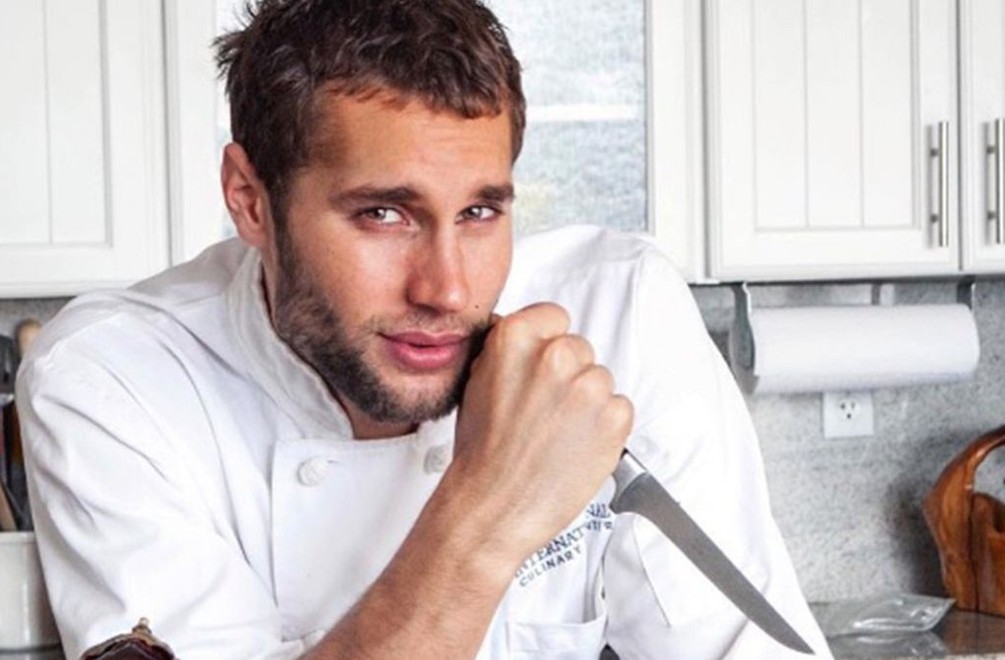 Tento muž je stelesnený ideál každej ženy: Telo má ako antická socha a varí ako malý boh!