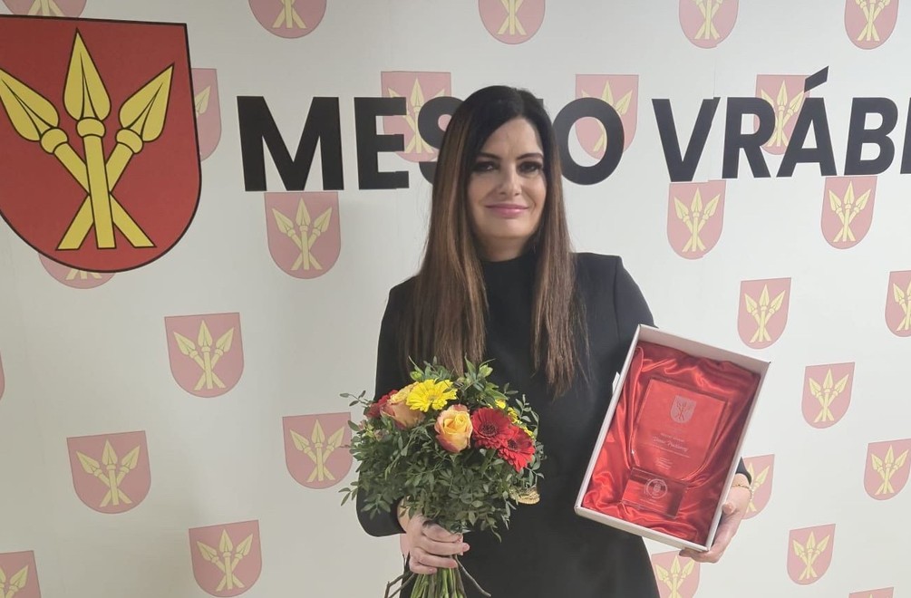Redaktorka Diana Pavlisová získala cenu od mesta Vráble