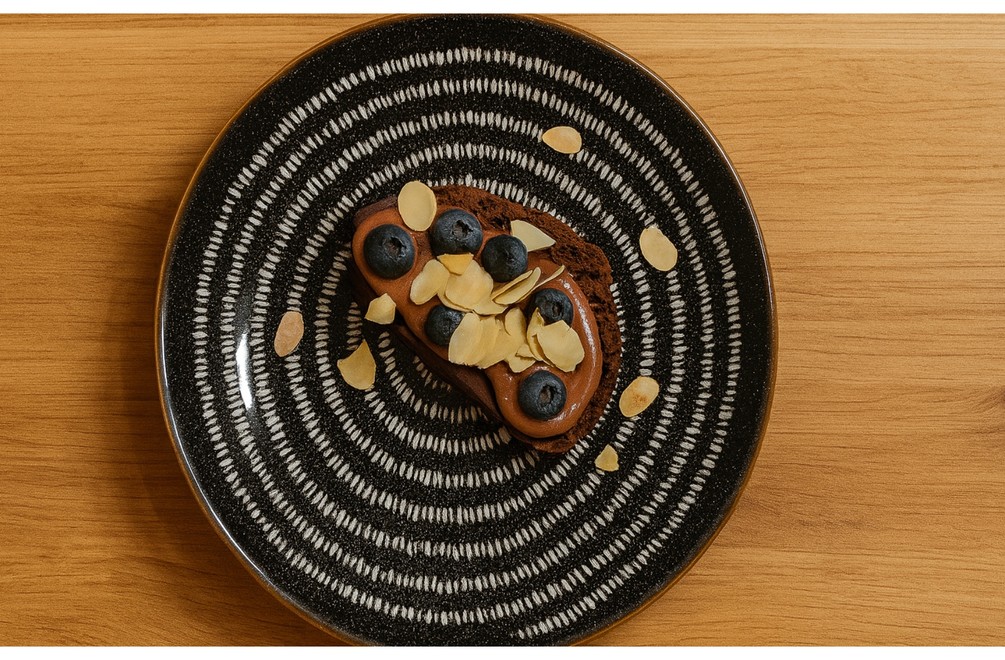 DEZERT - Bananabread s čučoriedkami a arašidovým maslom