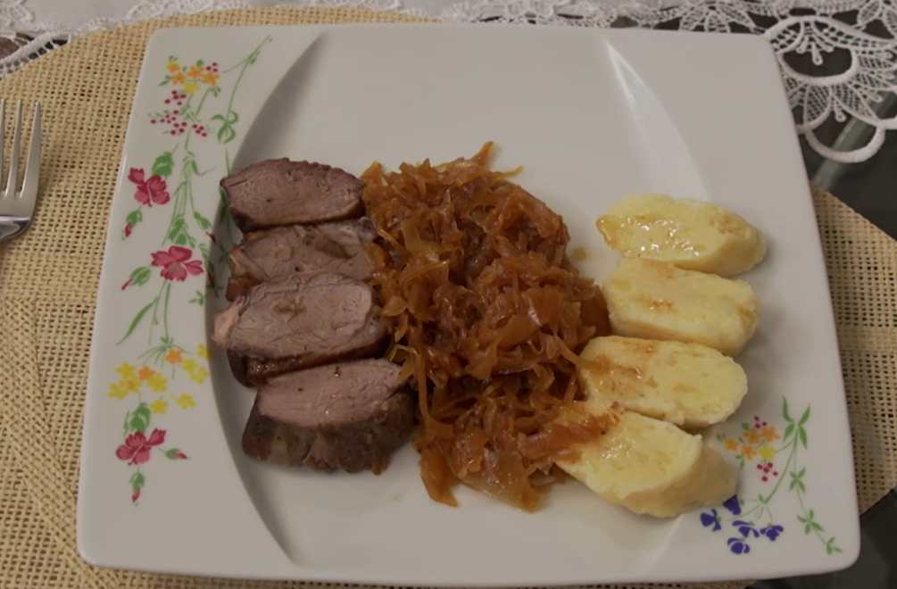 Hlavné jedlo: Ani podprsenku nemusia nosiť