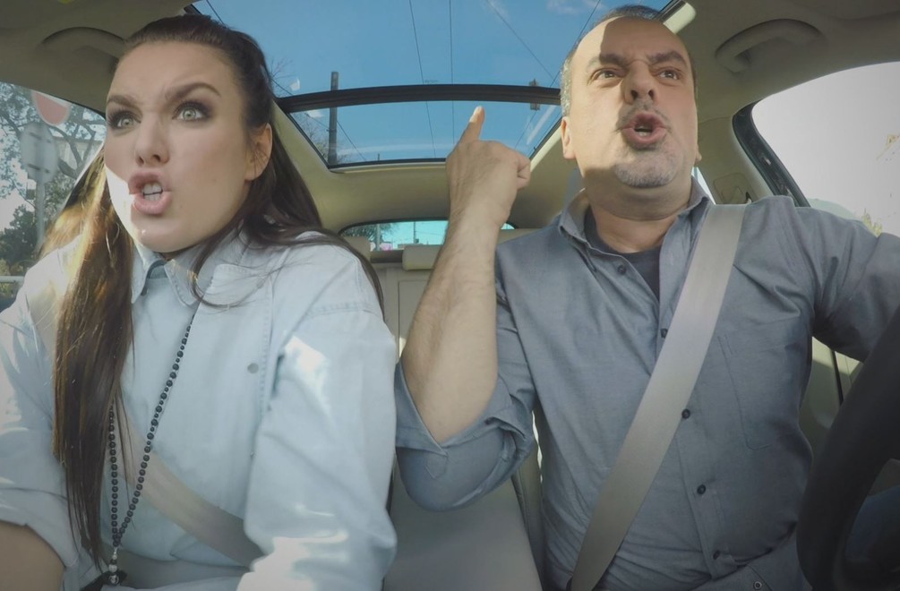 Ewa Farna to v aute poriadne roztočila: Jej živelné piesne nedostanete z hlavy!