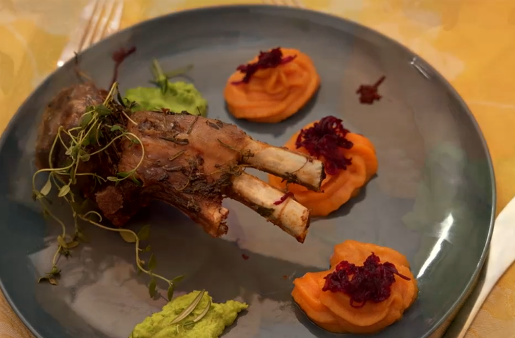 Hlavné jedlo: Kučeravé...