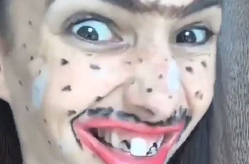 Čo sa jej to stalo s tvárou? Známa kráska sa dobrovoľne zohyzdila na nepoznanie!