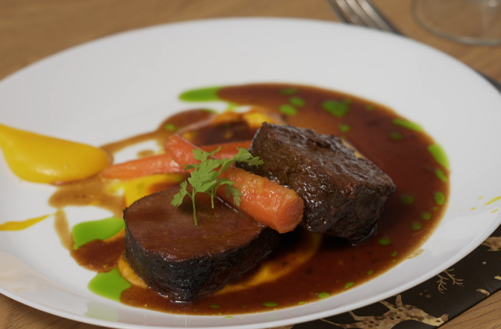 Hlavné jedlo: Veľký kus pleca