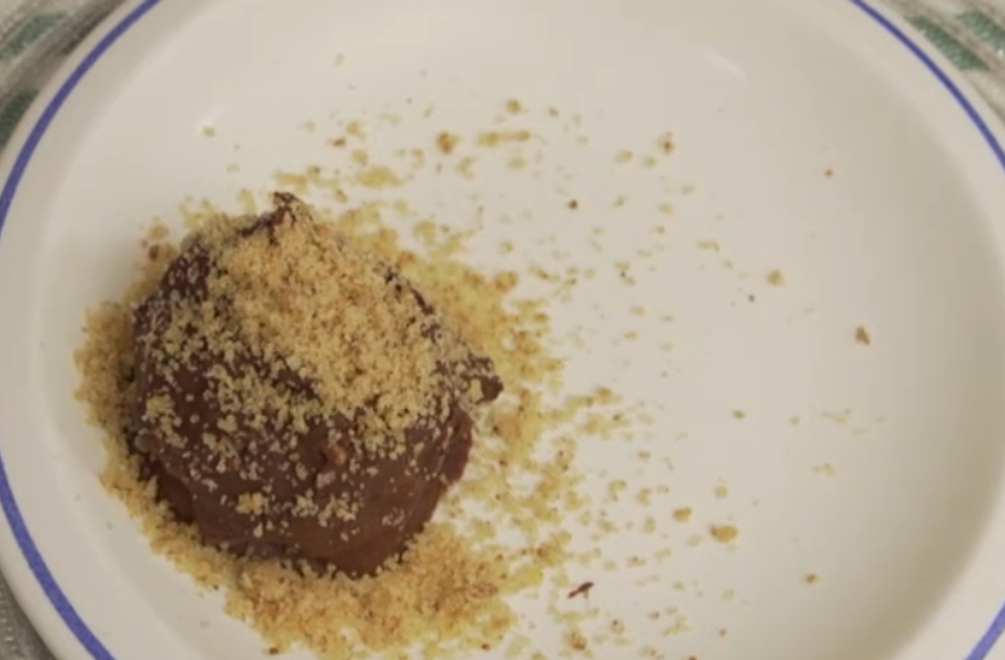 Dezert: A monkey in the coconut