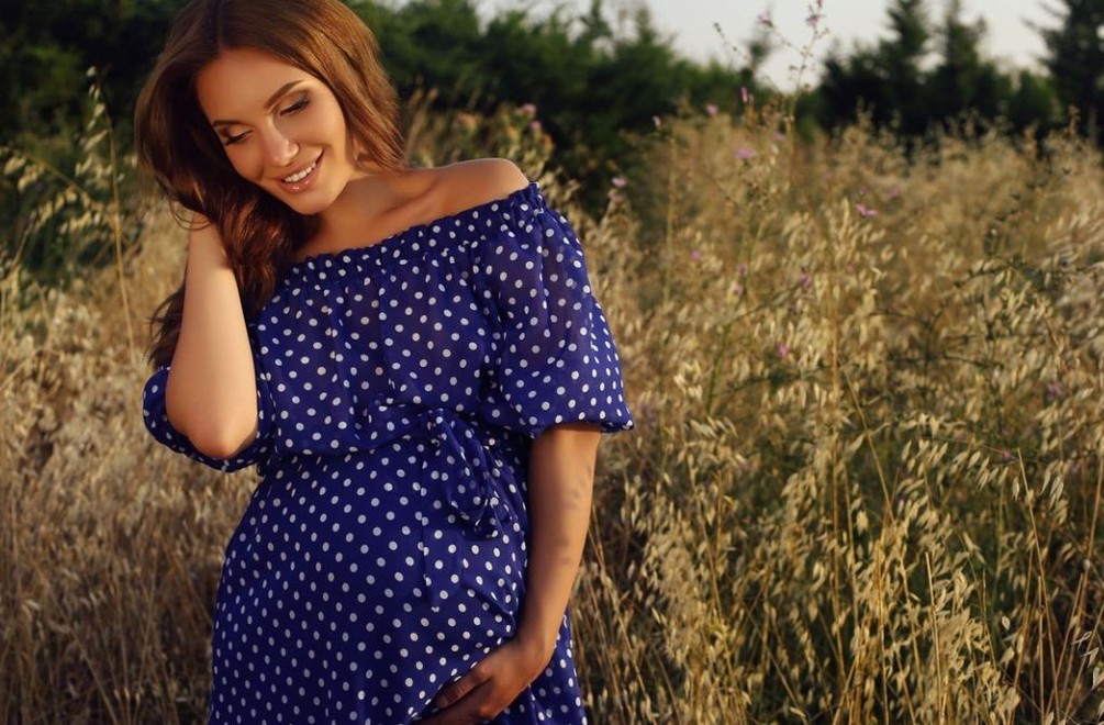 Svieže módne tipy na leto pre tehuľky: Cíťte sa pohodlne a buďte s bruškom očarujúca!