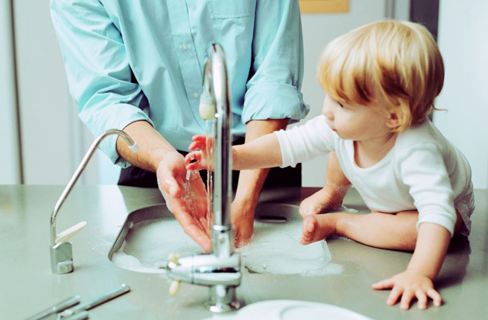 Nebezpečenstvá pre vaše dieťa: Farba stien a aj ovzdušie v byte!