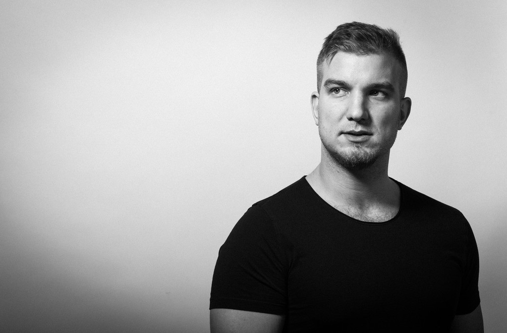 VIDEO: Lukáš Adamec zverejnil akustickú verziu skladby Búrka