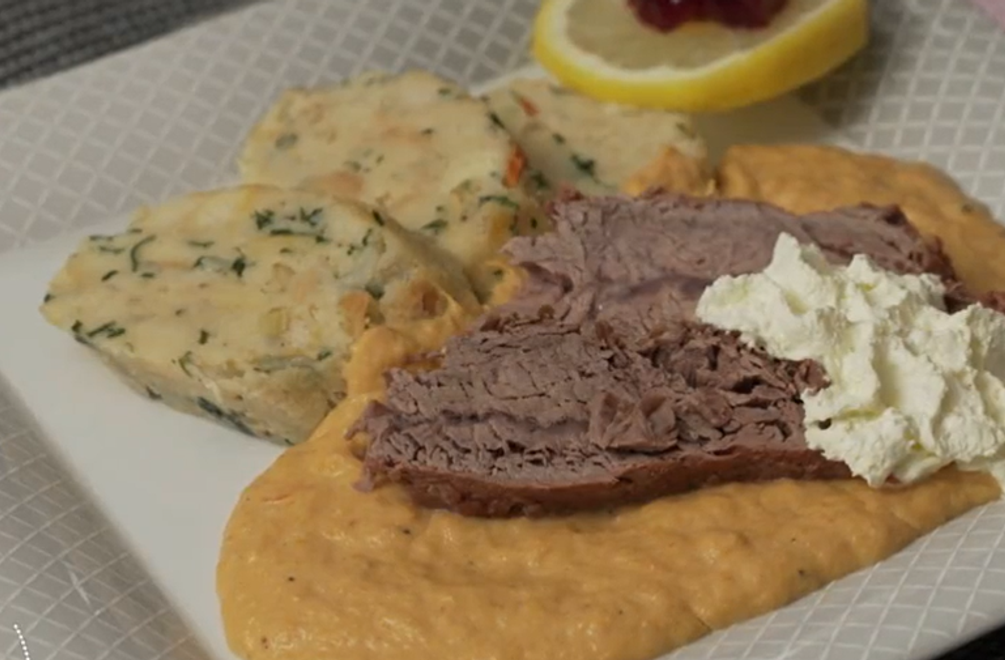 Hlavné jedlo: Povianočný plameň s koreňmi Zeme