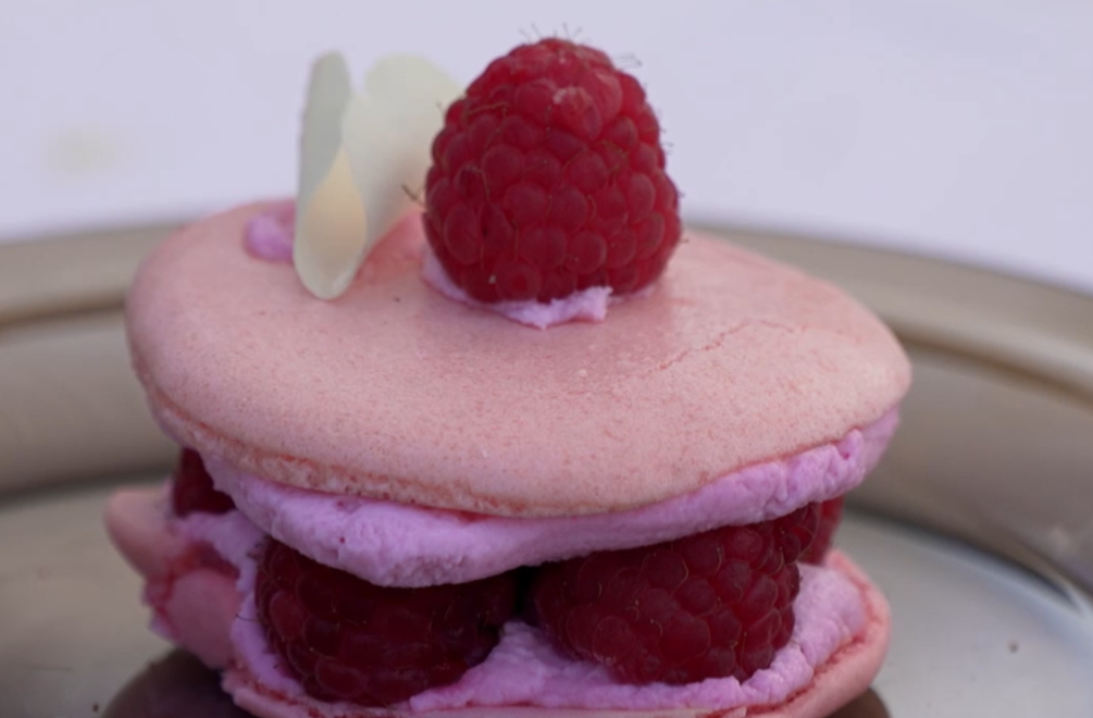 Dezert: Malinové makrónky