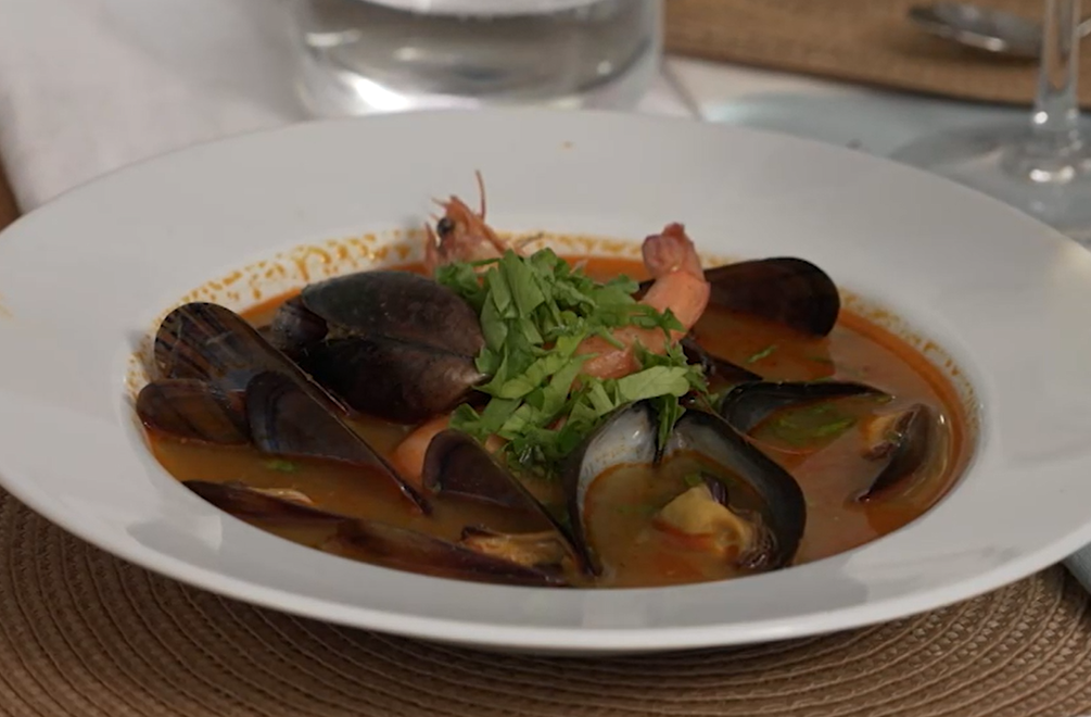 Polievka: Čierne krídla v tanieri