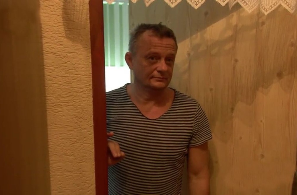 Rána bývajú ťažké: Ako vyzerá moderátor Vilo Rozboril, keď sa zobudí?