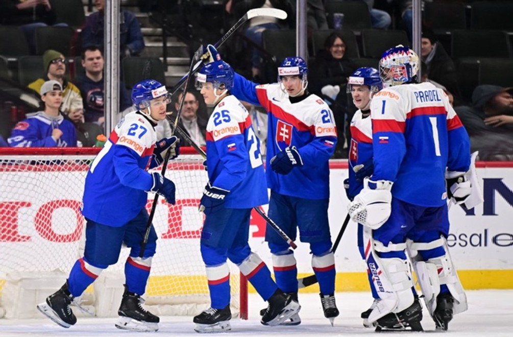 Spravte si Silvester s hokejom na JOJ Šport:  Po silných číslach mladých Slovákov proti USA  prichádza zápas so Švajčiarmi