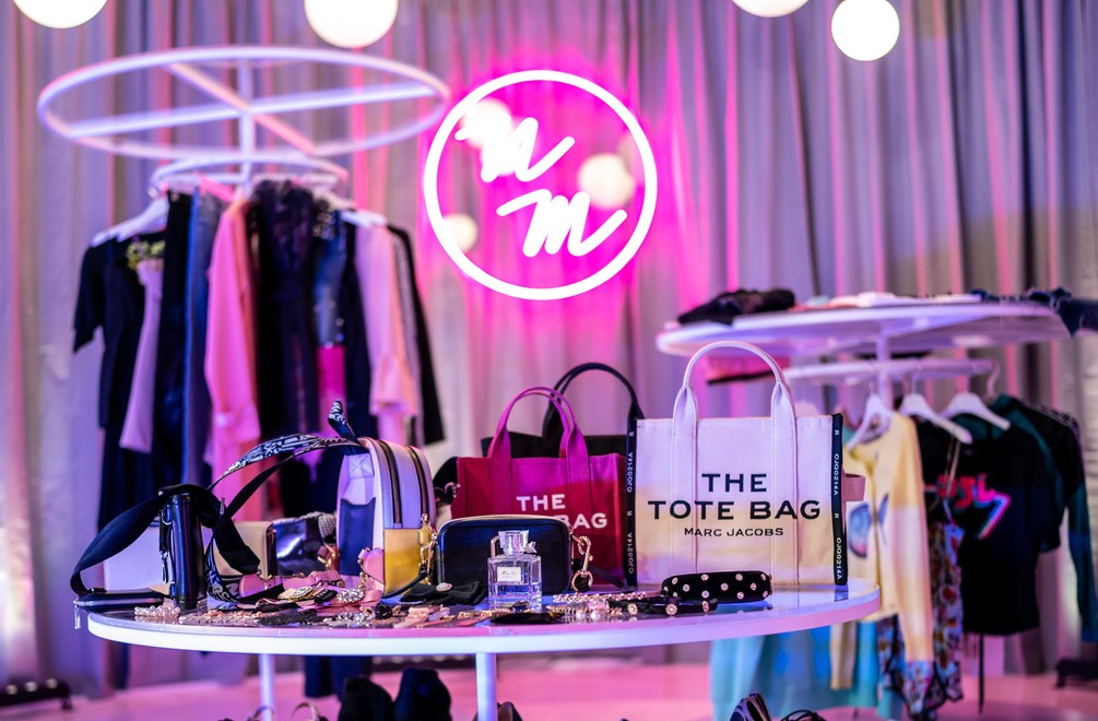 Chcete sa na dovolenku zbaliť naozaj úsporne? S týmito 6 kúskami si vystačíte na týždeň!