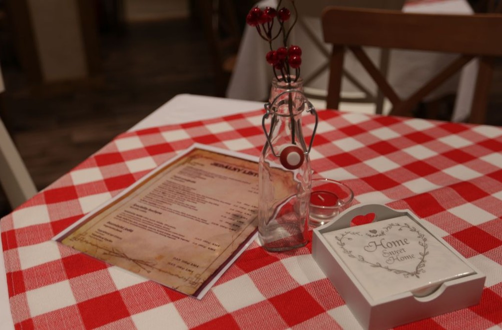 Prerábali sme priestory v Paneláku: Pozrite si prvé zábery z úpravy interiérov!