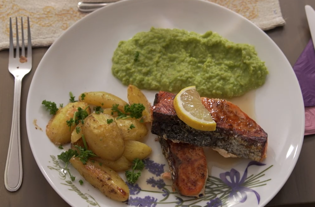 Hlavné jedlo:   Janko Hraško na rybách