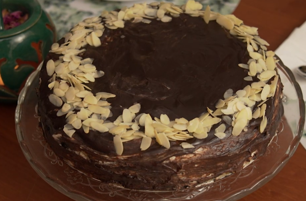 Dezert:  Kapitán Castaña