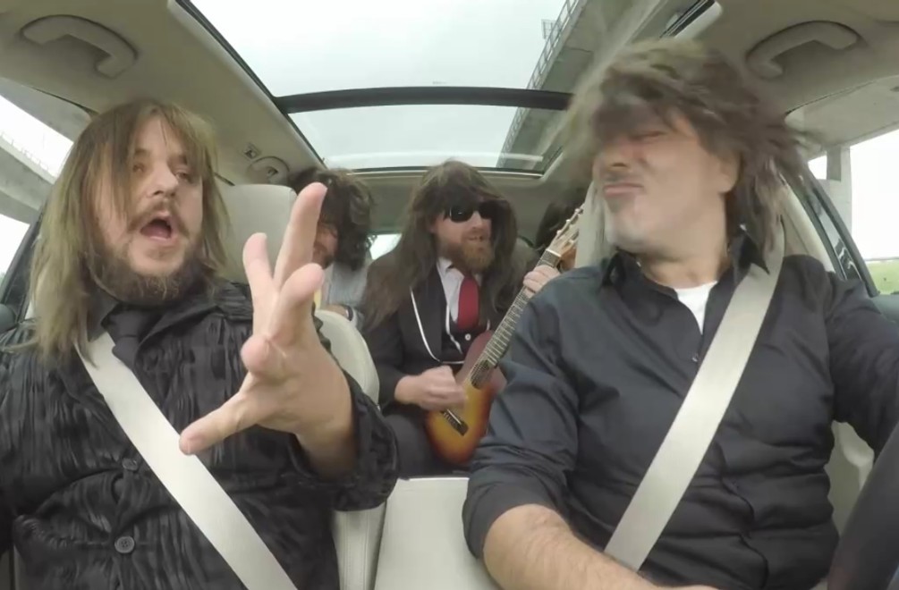 Desmoďáci si zaspomínali na svoje začiatky: V aute to roztočili s touto metalovou vypaľovačkou!