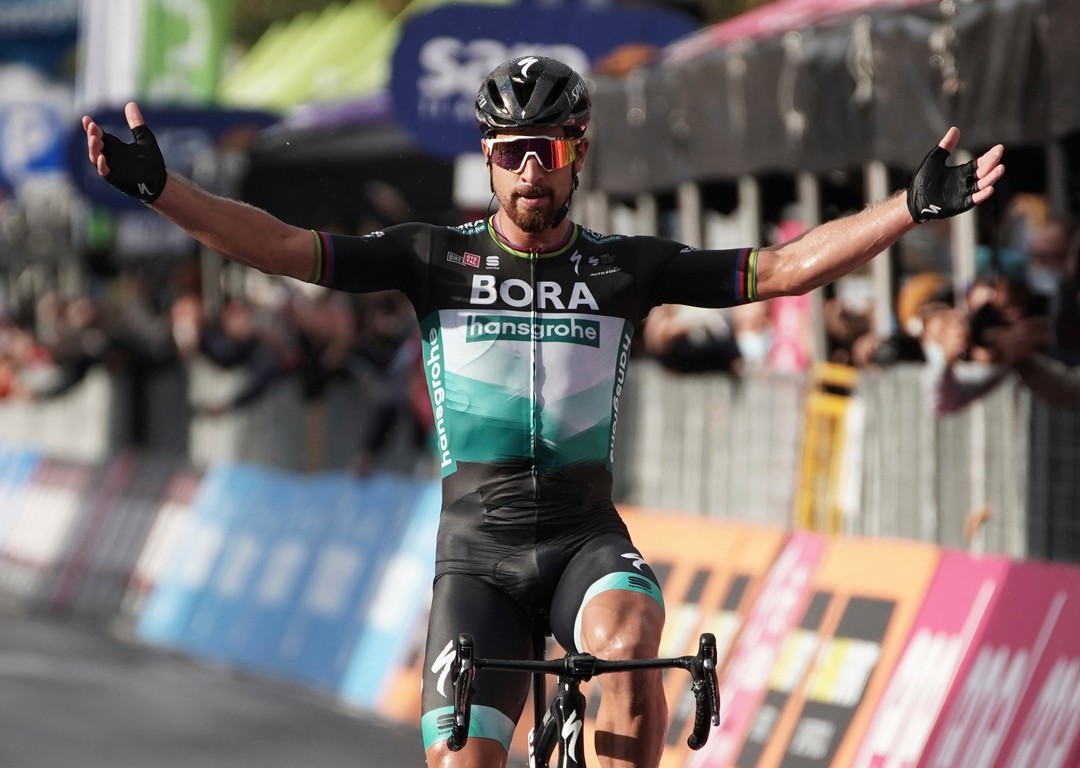 Italy_Giro_Cycling_04877-55a16c787fde4fd7bc6962010ade6084