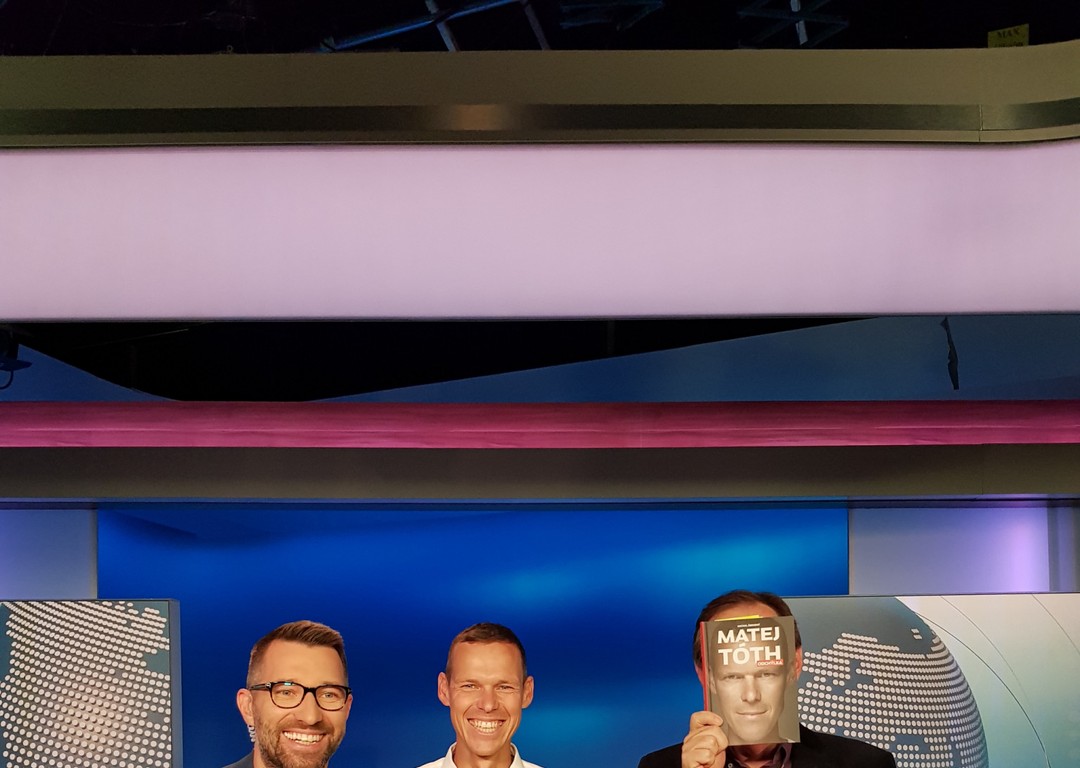 Matej Tóth, Odchýlka