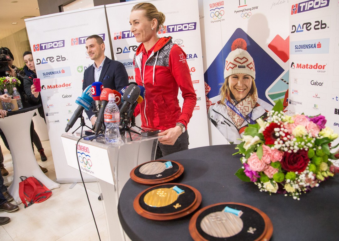 Slovenská biatlonistka Anastasia Kuzminová po návrate zo ZOH 2018 v juhokórejskom Pjongčangu, kde získala jednu zlatú a dve strieborné medaily