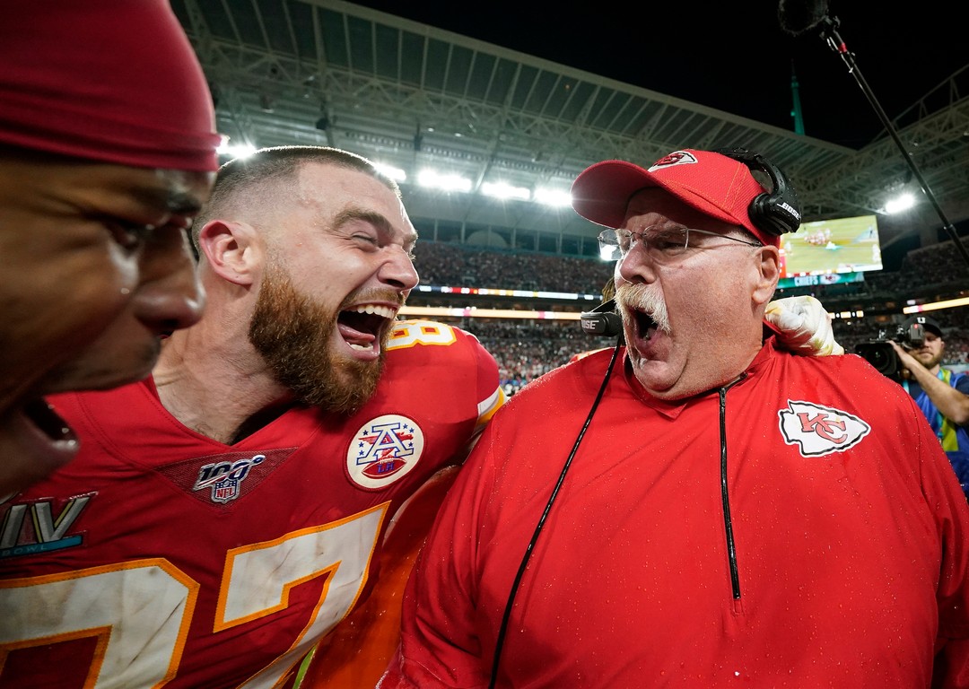 49ers_Chiefs_Super_Bowl_Football_92748-97b3fef5561b4c09bb81794e6bb853b0