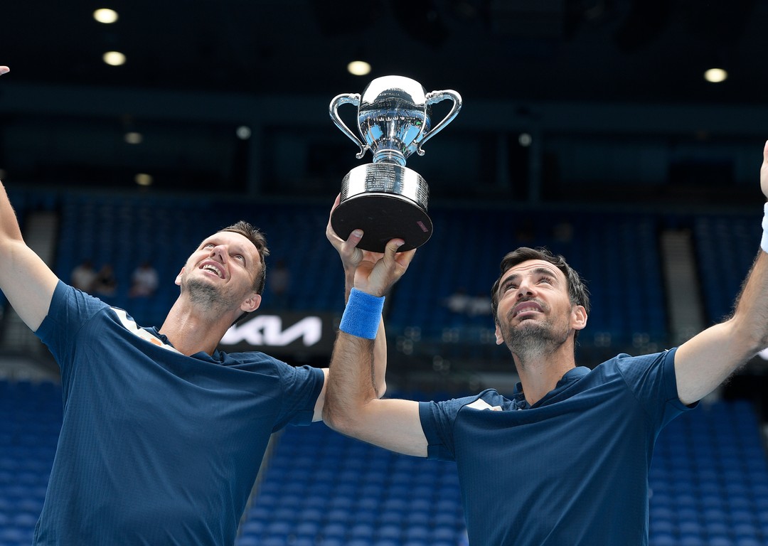 Australian_Open_Tennis_Polasek_titul_trofej_grandslam