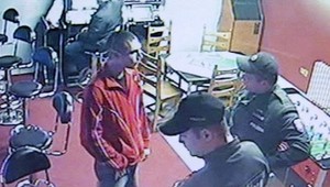 Mladík (24) si na pomoc zavolal policajtov. A zaútočil na nich...