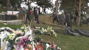 Obec po tragickej nehode oplakáva Jennifer a jej synov. Cesta k sestre sa stala ich poslednou