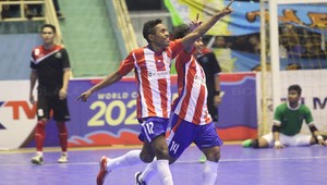 Famózny slalom v Indonézii?! Áno, vo futsale, cez celú palubovku a - gólový!